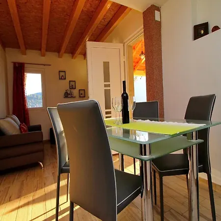 Bili Al - Two Bedroom With Terrace And Sea View Tatil Evi *