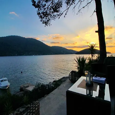 Bili Al - Two Bedroom With Terrace And Sea View Tatil Evi *